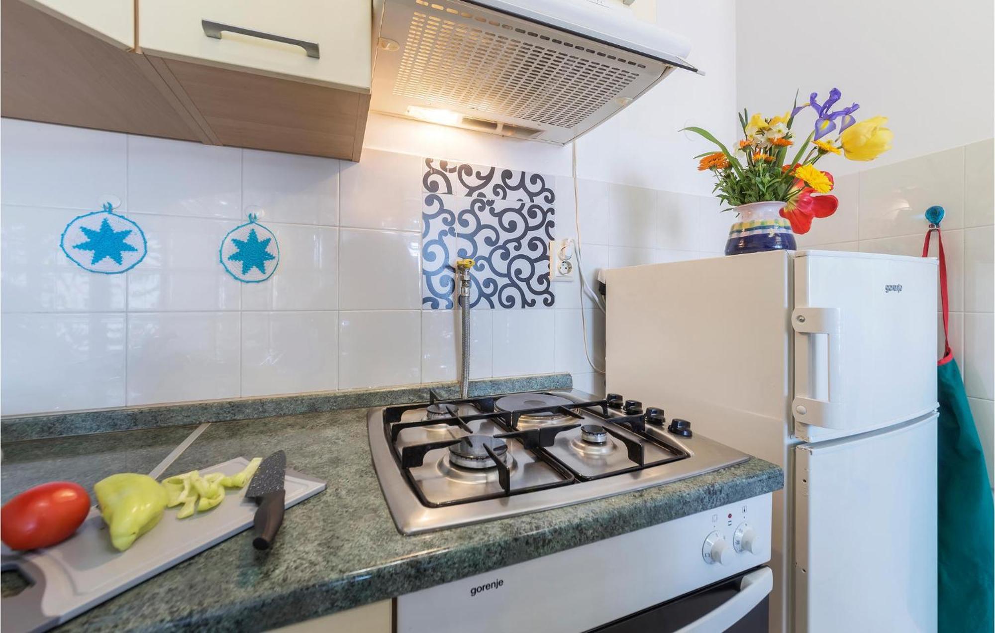 1 Bedroom Beautiful Apartment In Pula Extérieur photo